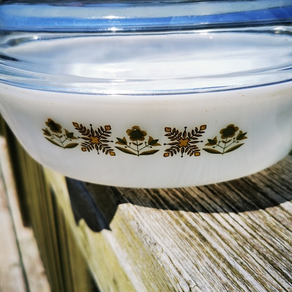 Vintage Anchor Hocking Fire King Casserole Dish in Meadow Green Pattern with Lid - Picture 3 of 12